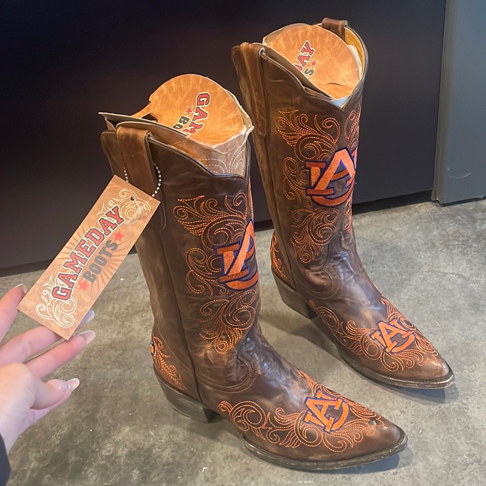 Women’s University of Auburn college game day boots NWT